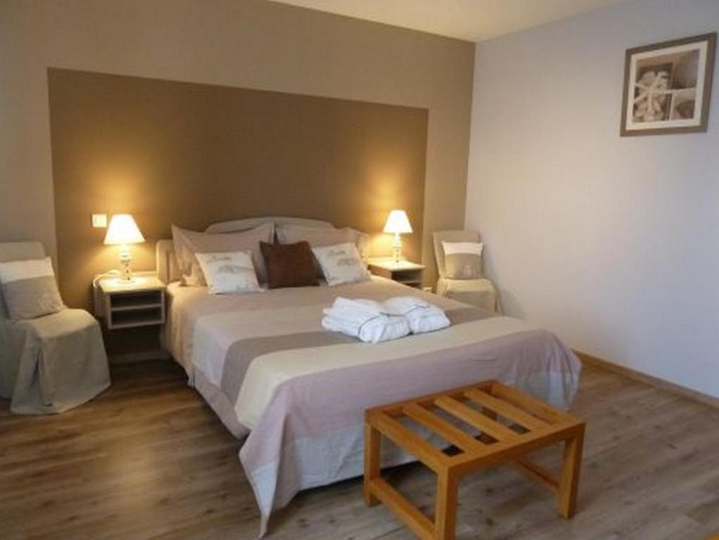 Chambres D'Hotes De La Junchere Saint-Hilaire-de-Court Rom bilde